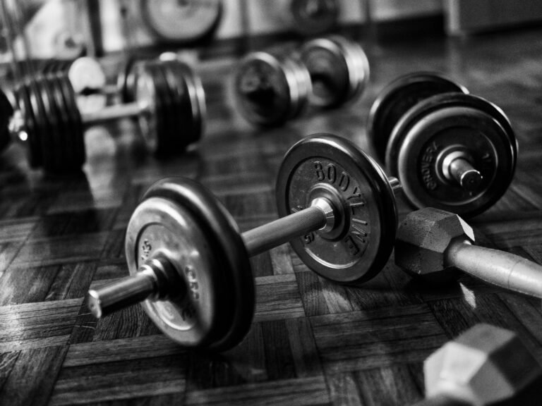 Dumbbells vs. Adjustable Dumbbells: Which Should You Buy?
